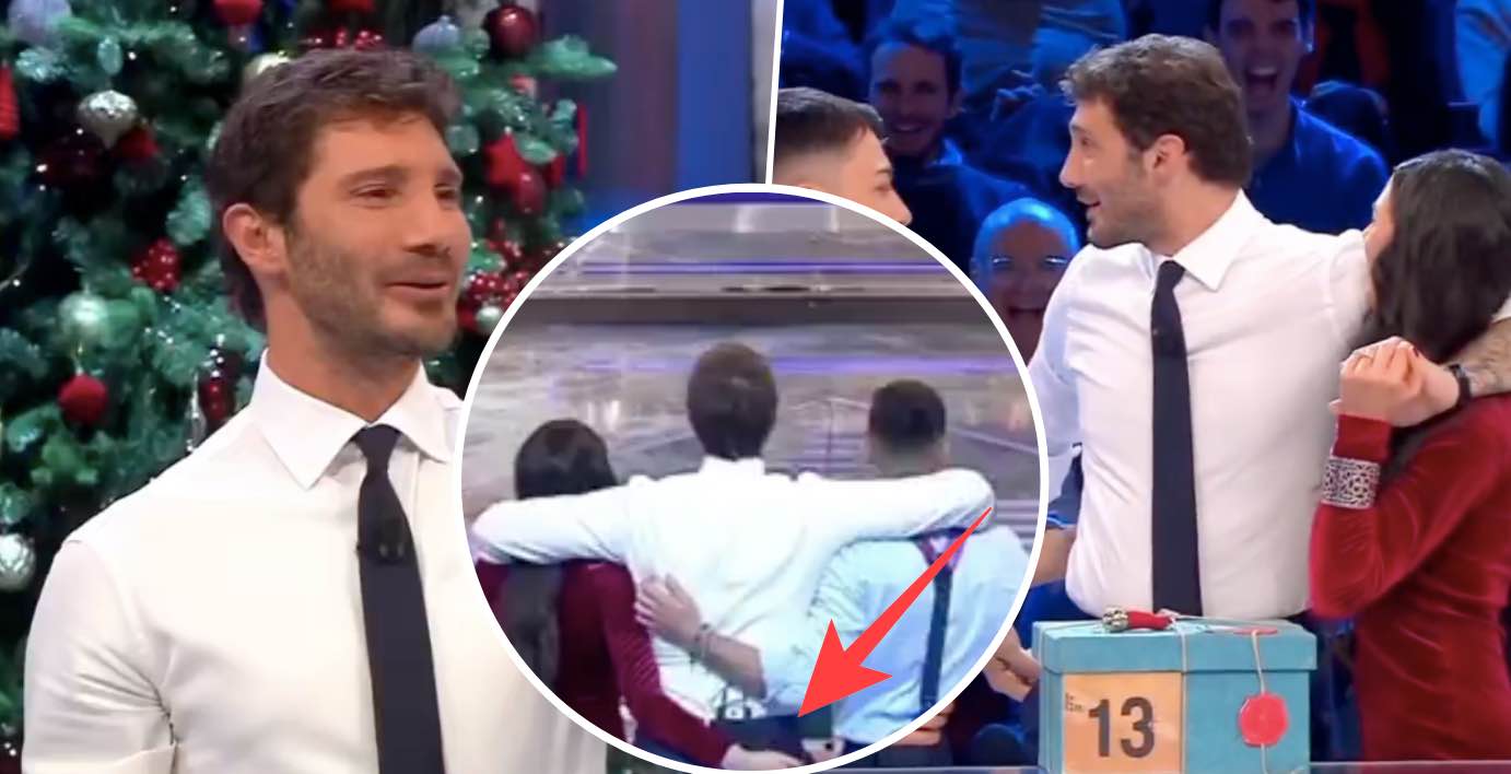 Affari Tuoi, concorrente “attinge alla fonte” e tocca il lato B di De Martino: la reazione (VIDEO)