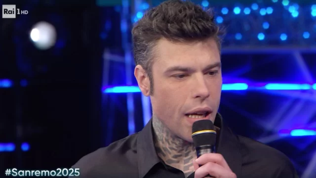 Fedez fa preoccupare i fan, la mamma interviene e rivela come sta