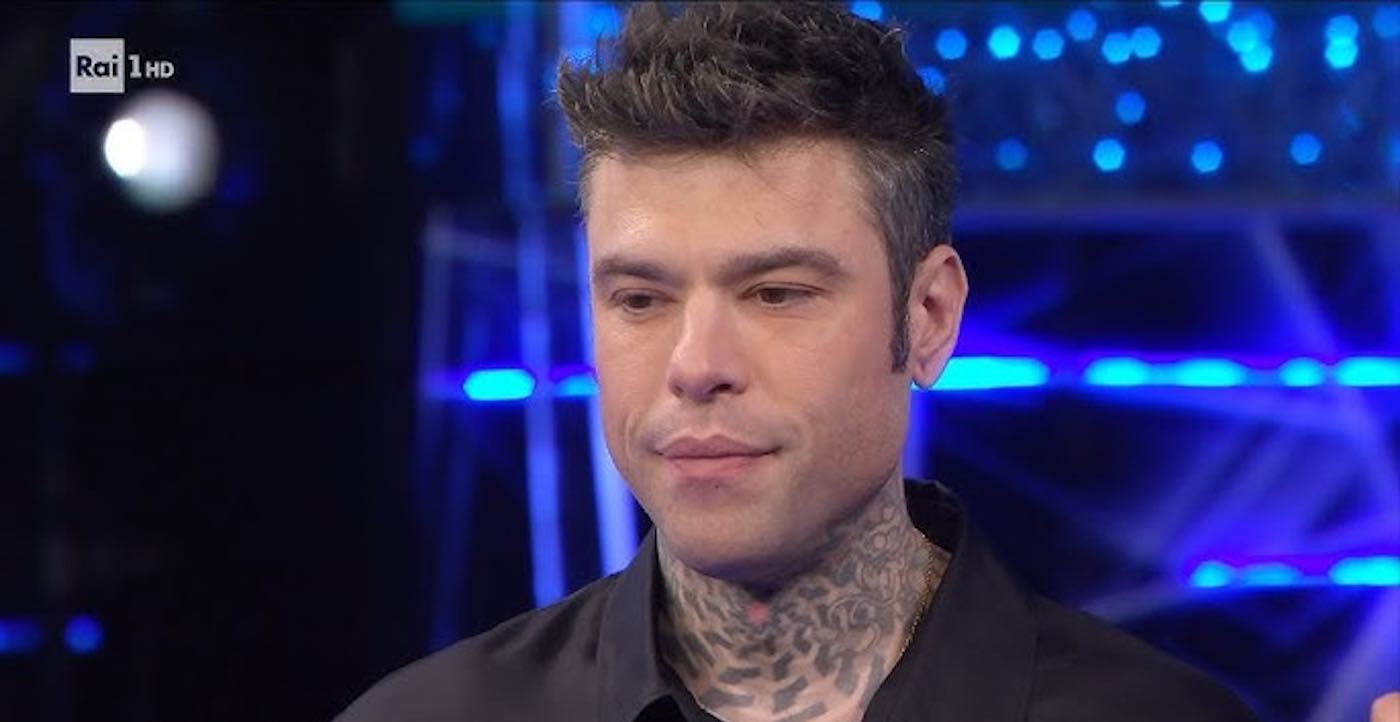 Fedez potrebbe aver fatto uno spoiler sul duetto a Sanremo 2025