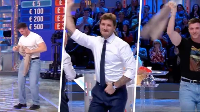 Affari Tuoi, Stefano improvvisa uno spogliarello con i gemelli Andrea e Alessandro