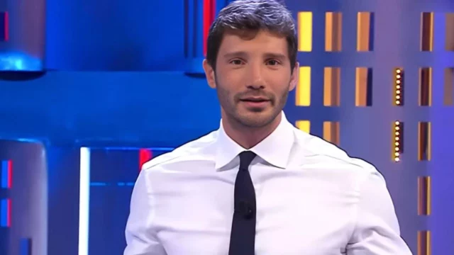 Stefano De Martino, lamentele nel dietro le quinte di Affari Tuoi?