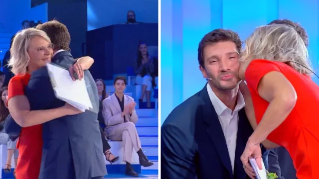 maria de filippi bacio guancia stefano de martino c'è posta per te