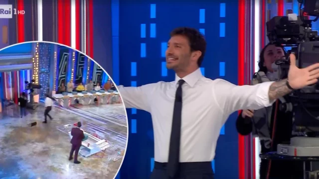 Affari Tuoi, Stefano De Martino rincorre una cameraman per tutto lo studio