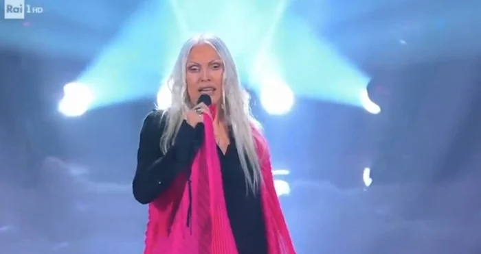 Anna Oxa arriva a sorpresa a The Voice Senior, ma i giudici la riconoscono subito (VIDEO)